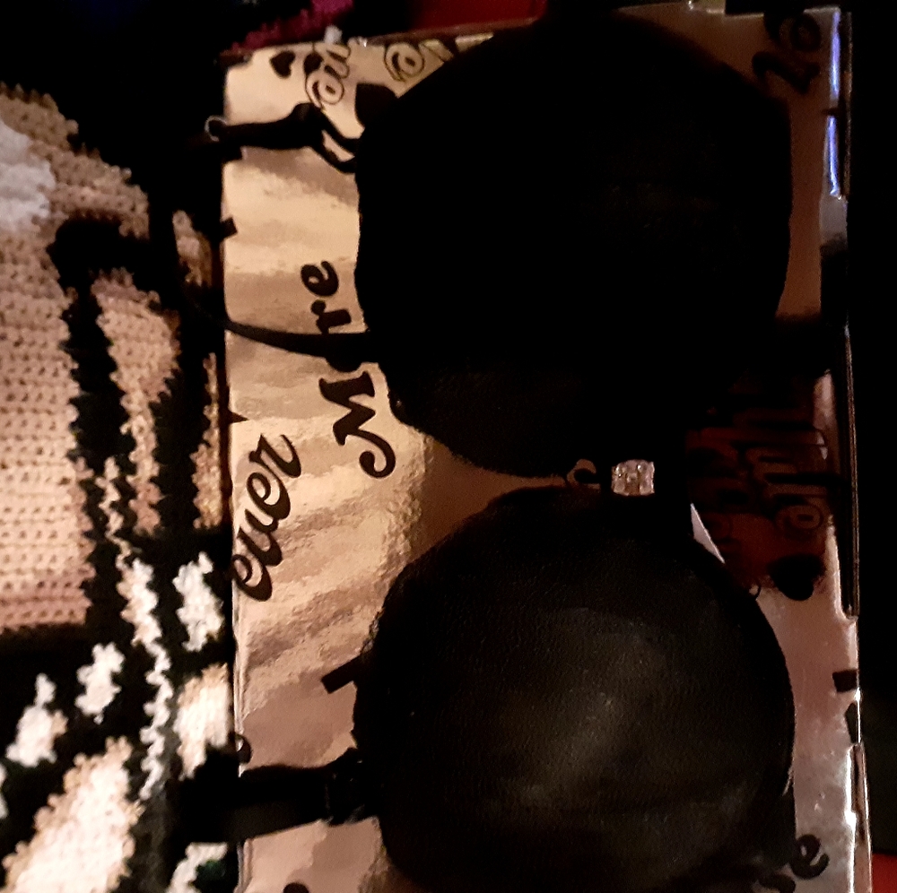 New Pink VS Bra Size 38D